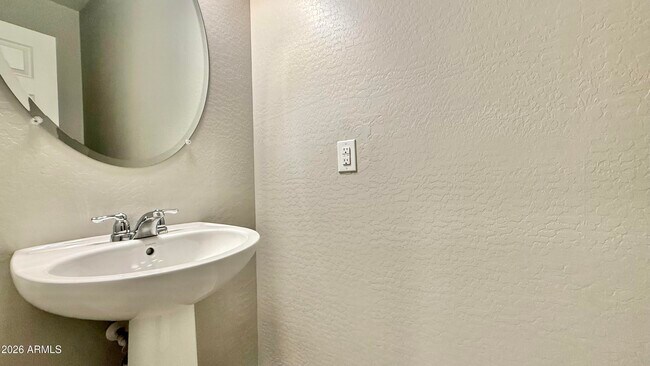 Building Photo - 1132 S Amulet