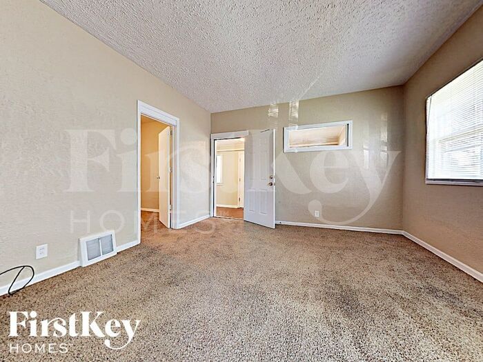 Building Photo - 615 Clement St