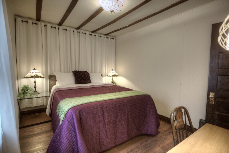 Building Photo - 500 N Lake St