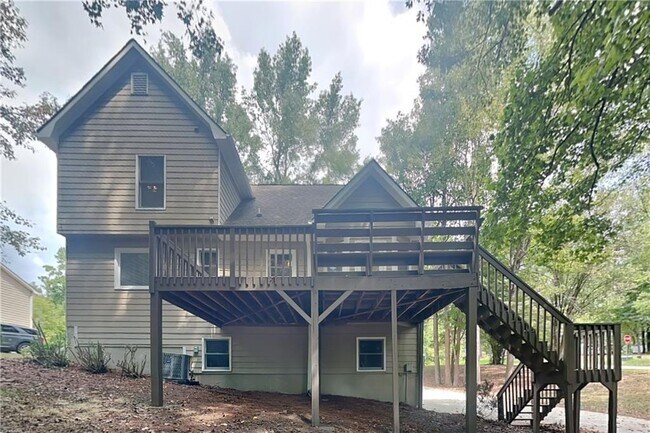 Building Photo - 211 Mill Pointe Dr