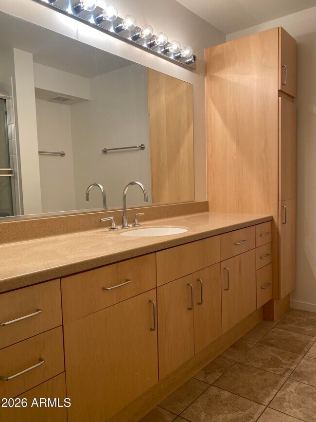 Building Photo - 4808 N 24th St