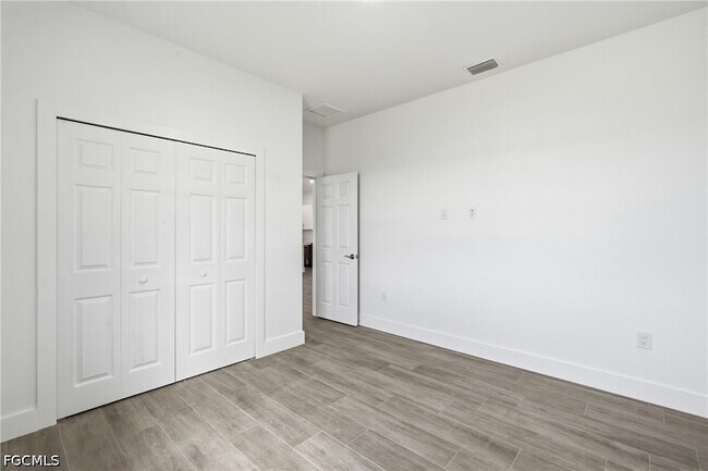 Building Photo - 1431 NW 17th Ave