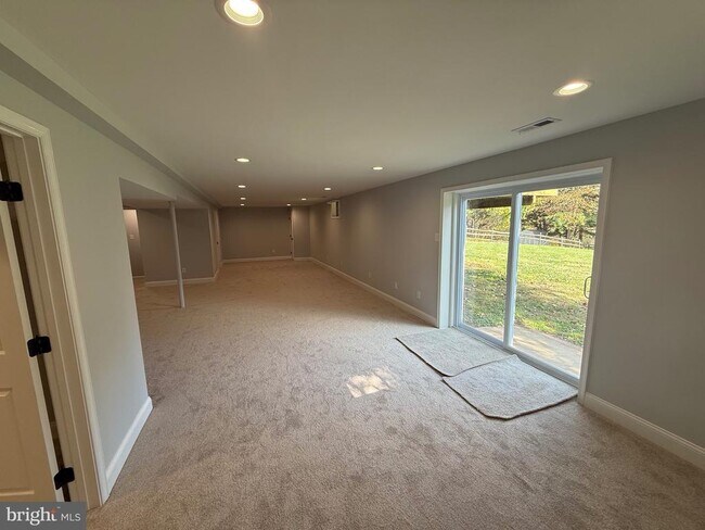 Building Photo - 445 Sawgrass Ct