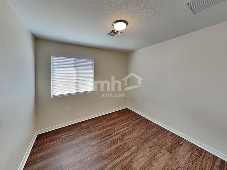 Building Photo - 21 West Calle Guija