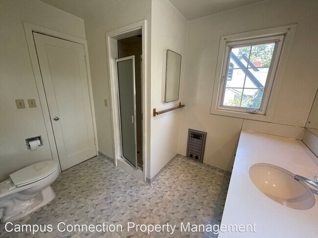 Building Photo - 4 br, 2 bath House - 1257 E. 19th Ave