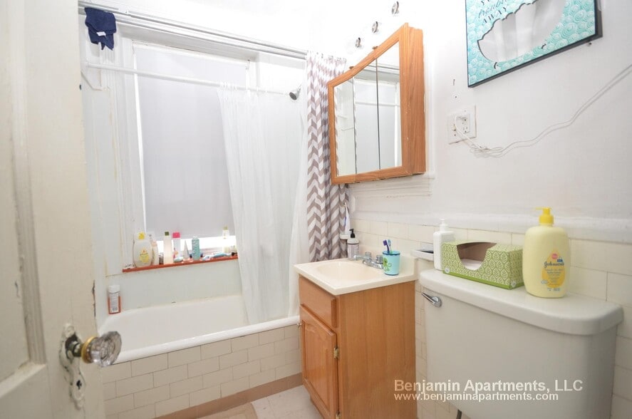 Building Photo - 4 Vinal St