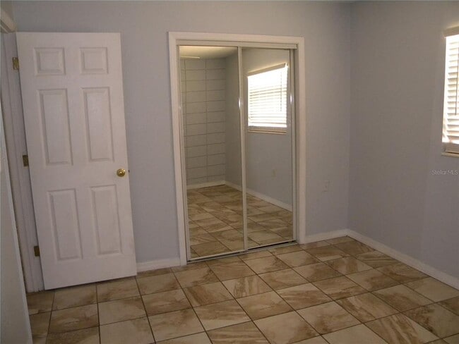 Building Photo - 1031 Royal Palm Ave