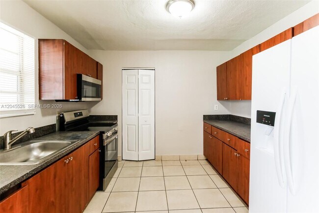 Building Photo - 4115 NW 185th St