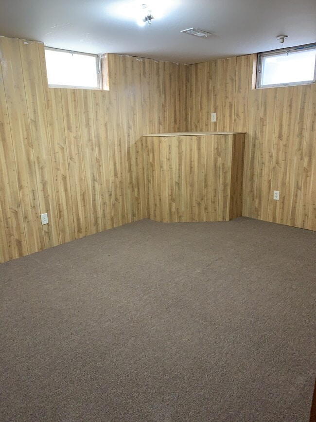 Building Photo - 624 Carol Dr