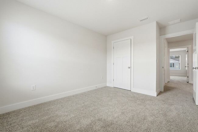 Building Photo - 4932 Valor Ct