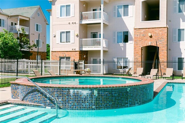 Building Photo - 2200 Classen Blvd
