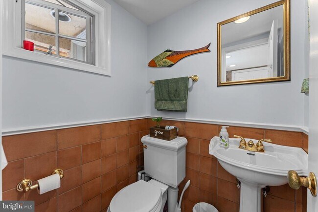 Building Photo - 507 Meadowbrook Cir
