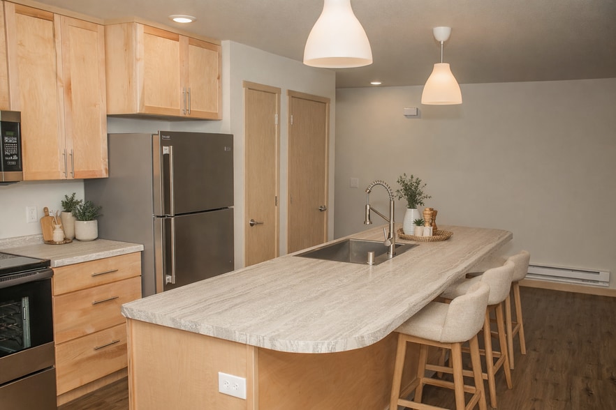 Building Photo - 475 Century Pl