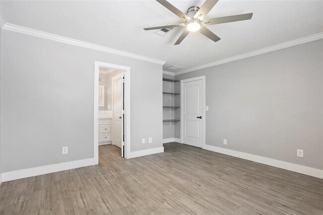 Building Photo - 2115 Linden Creek Ln