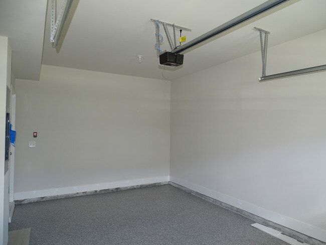 Building Photo - 146 Bromes Wy