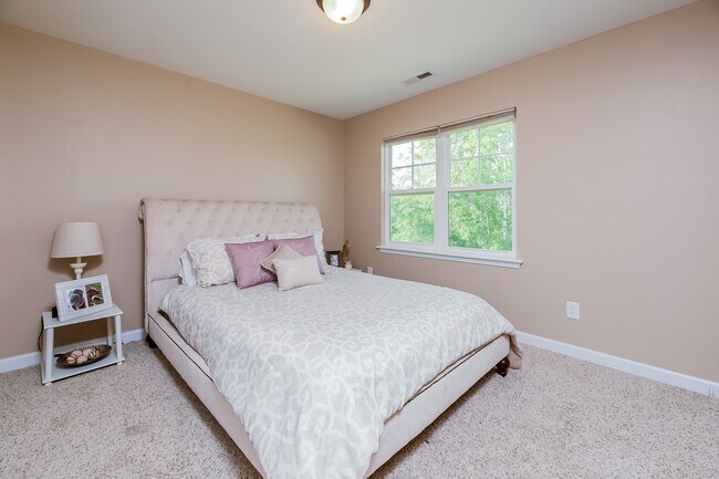 Building Photo - 425 Sea Buoy Ln