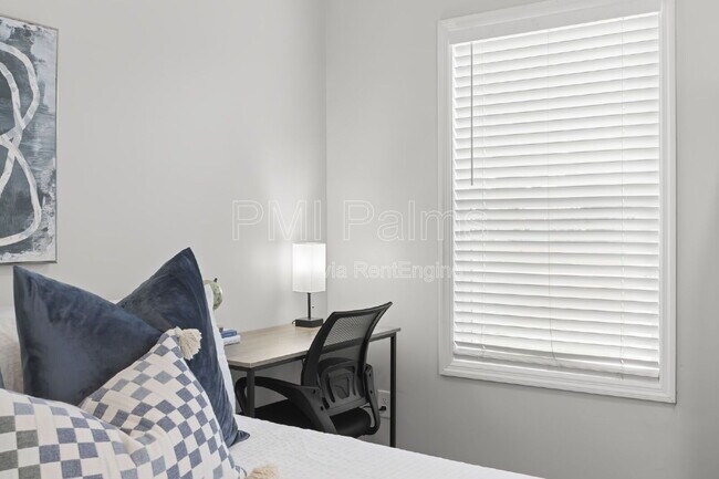 Building Photo - 1521 Preston St S