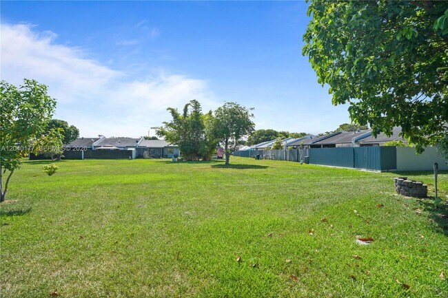 Building Photo - 5113 SW 138th Ave Cir