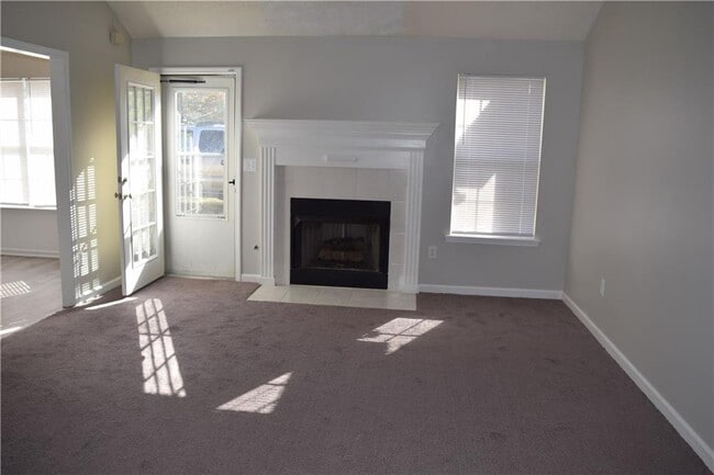 Building Photo - 4365 White Pines Ct