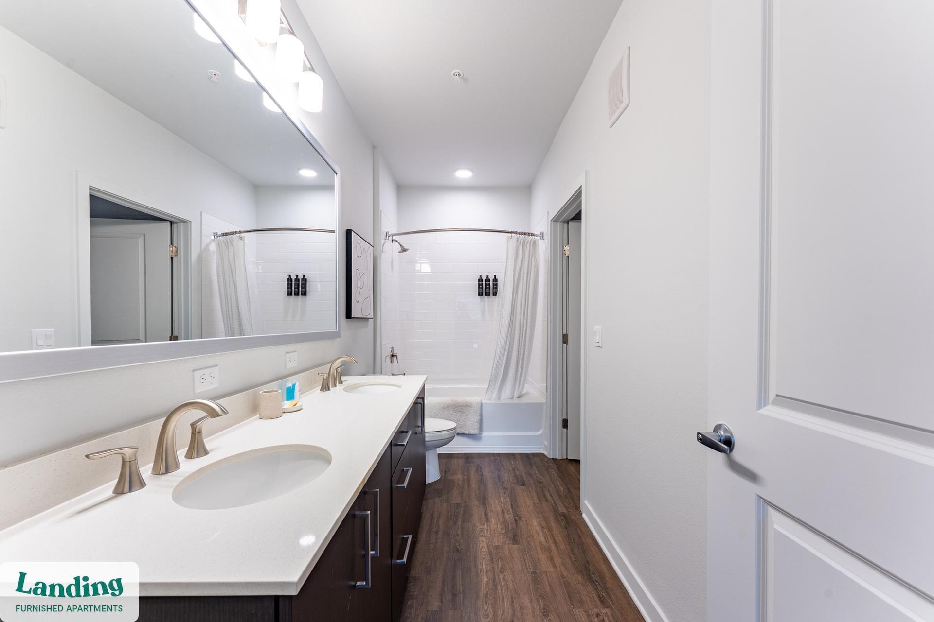 Building Photo - 1225 Utica Dr