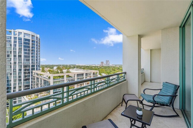 Building Photo - 3350 SW 27th Ave