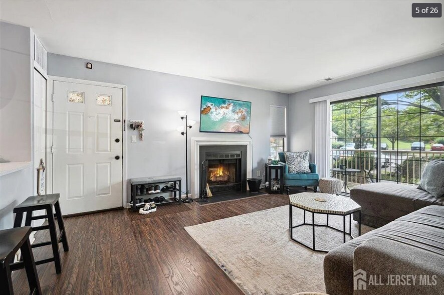 Building Photo - 394 Carhart Ct