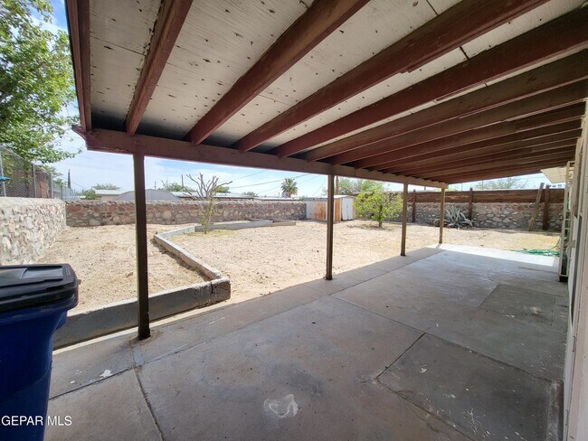Building Photo - 302 Limonite Cir