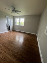 Building Photo - "Expansive 5-Bedroom Haven with Dual Kitch...