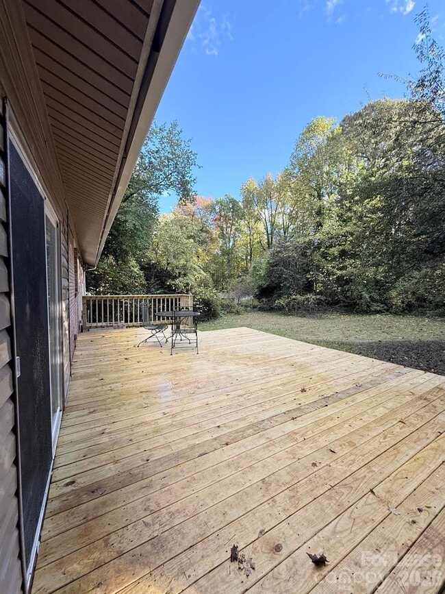 Building Photo - 5300 Hickory Ln