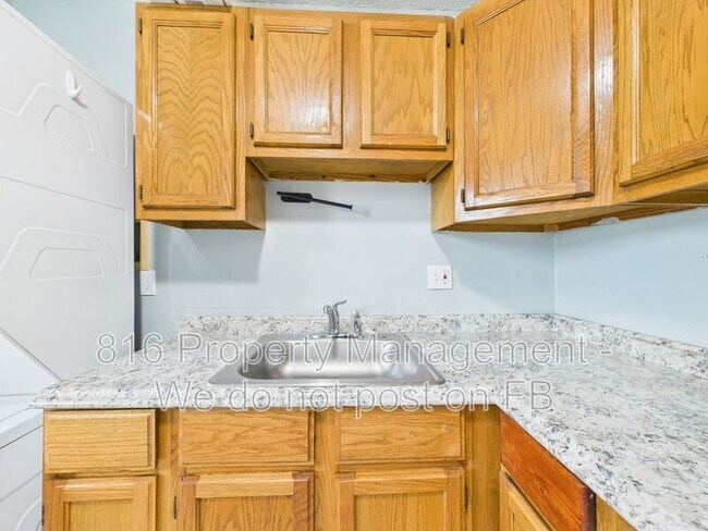 Building Photo - 6104 E 152 Terrace