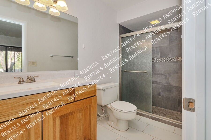Building Photo - 5342 N Camino De La Culebra