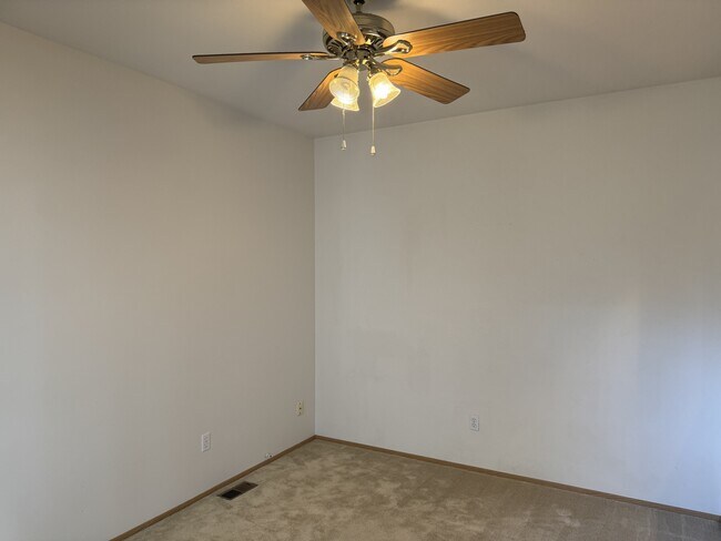 Building Photo - 11634 Breckenridge Ln NW