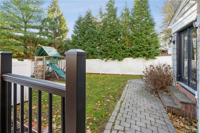 Building Photo - 353 Old Mamaroneck Rd