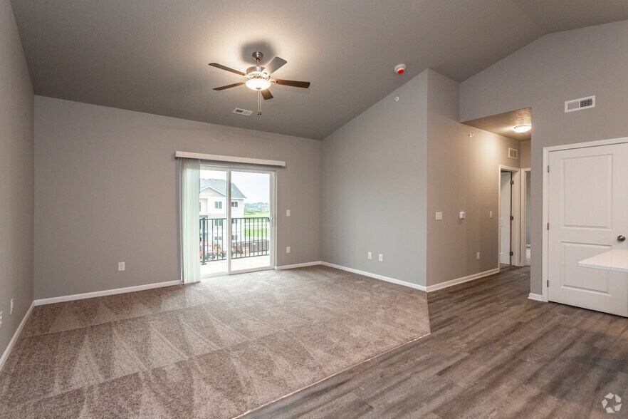 Alice Patricia Apartments 714 NE Alices Rd Waukee IA 50263