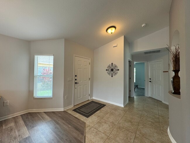 Building Photo - 304 Acadia Dr