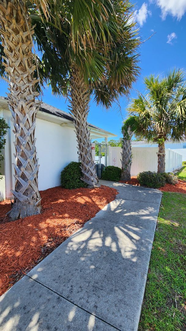 Building Photo - Beautiful 3 bed 2 1/2 bath townhome in a gated community with a pool. Showings Coming Soon!!!