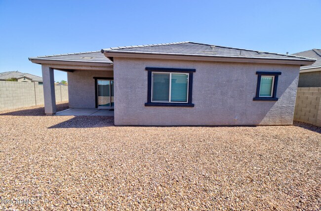 Building Photo - 43833 Yucca Ln