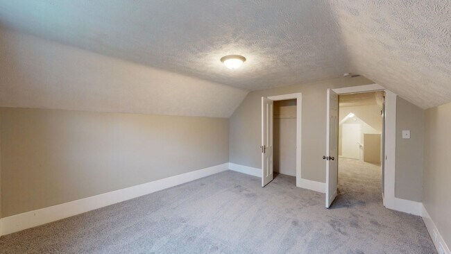 Building Photo - 3218-22 Walton