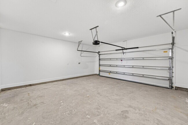 Building Photo - 36 Gray Owl Dr