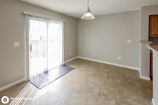 Building Photo - 4892 Grimm Dr, Lockbourne, OH 43137