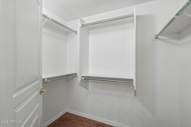 Building Photo - 15221 N Clubgate Dr