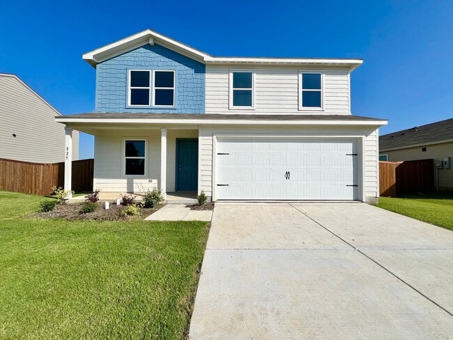 Primary Photo - Stunning New Build with 5 Bedrooms & Moder...