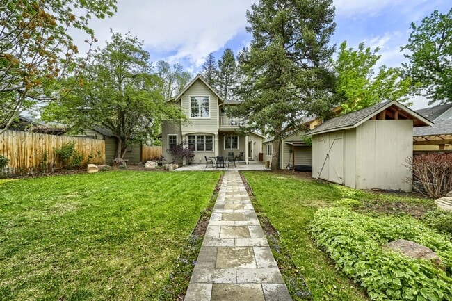 Building Photo - 2018 Columbine Ave