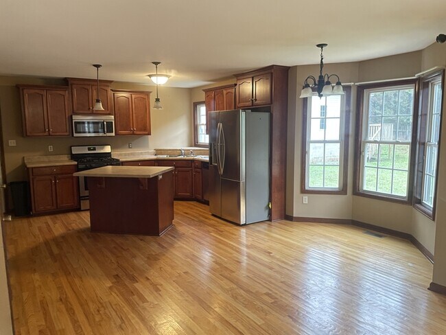 Building Photo - 1185 Eller Wood Dr