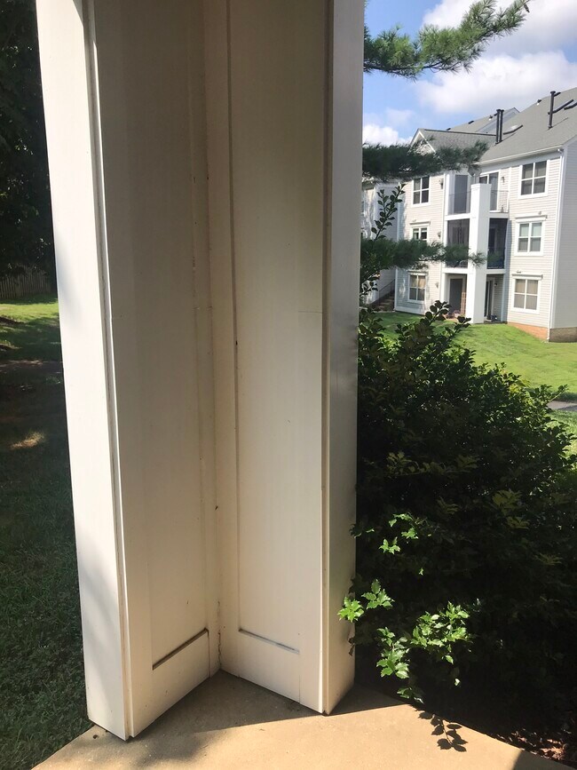 Building Photo - 10018 Vanderbilt Cir