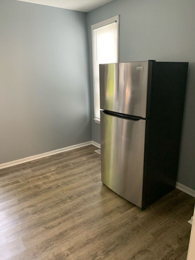 Building Photo - 1617 Ferry St