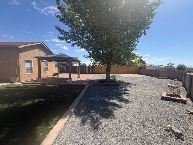 Building Photo - 3401 Misty Meadows Dr NE