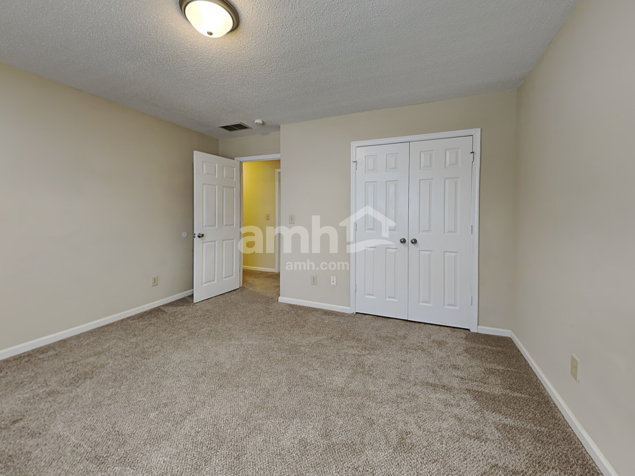 Building Photo - 5806 Manor Ridge Trl