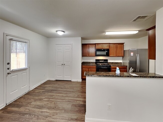 Building Photo - 10200 Red Fern Ct