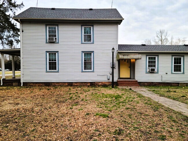 Building Photo - 1437 Fentress Rd